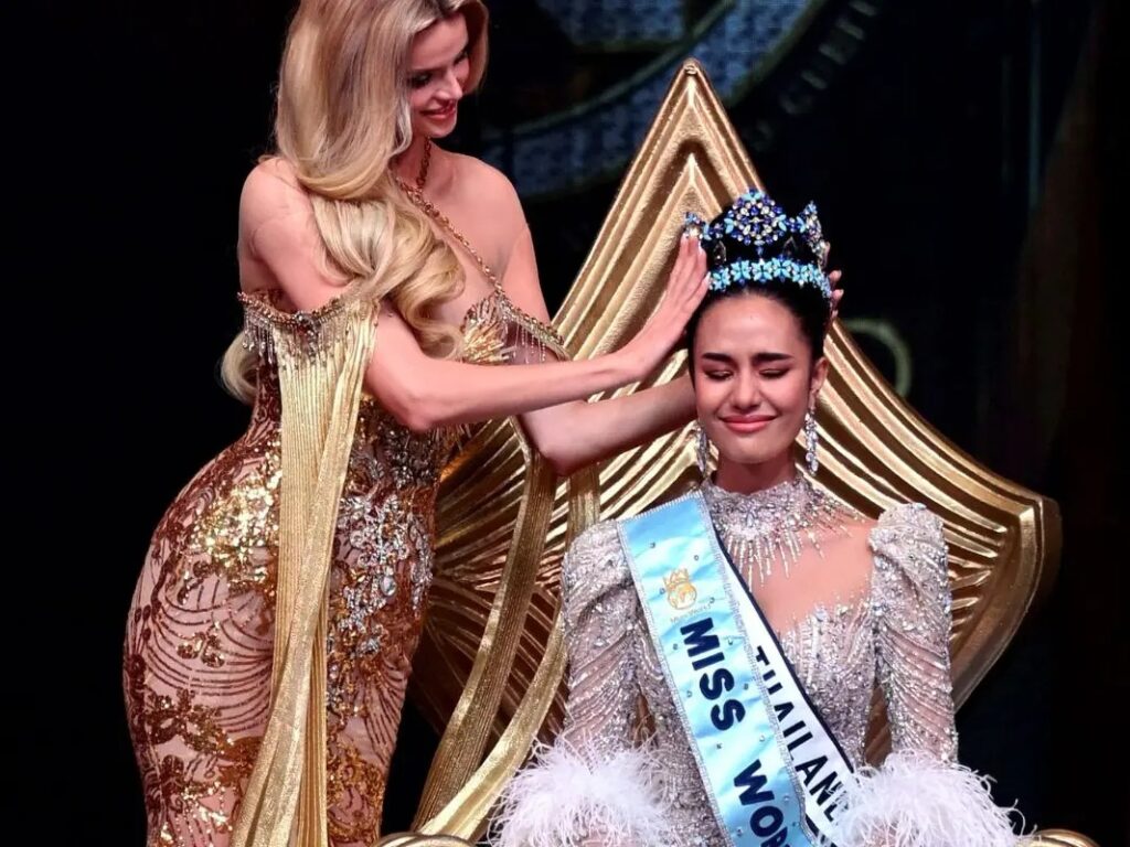 Crowning moment at beauty pageant.