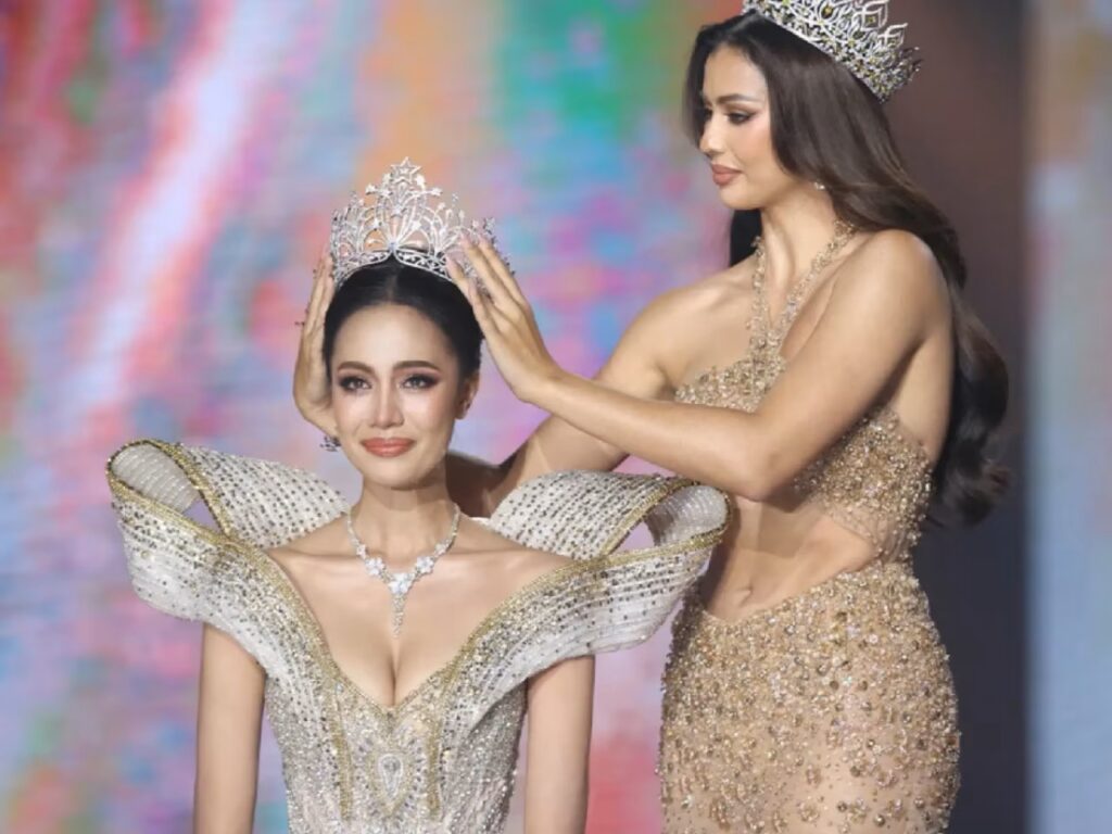 Crowning moment at a beauty pageant.